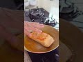 Salmão ao molho de maracujá com camarão 🤌🏻 #receitas #elechef #receita #receitafacies