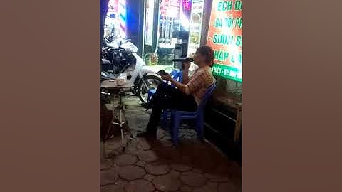 Tiếng hát hay của cô lao công ngững lúc mệt nhọc