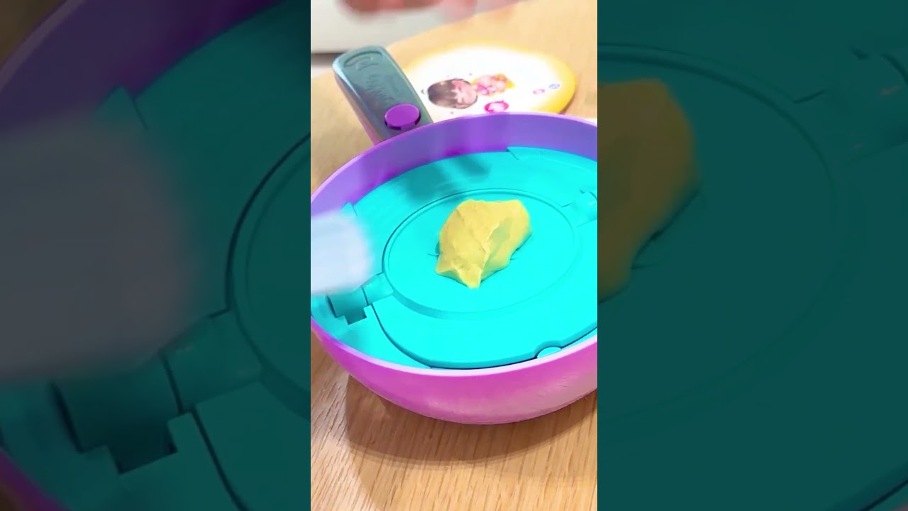 Emma & Kate Make Their OWN Toys!