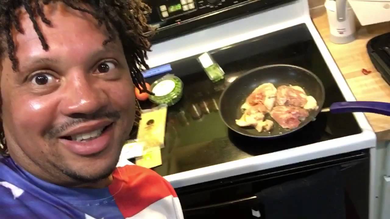 Cooking organic food from hello fresh - YouTube