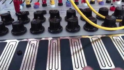 Somec - NWH20 part II - live buchla 208 extract
