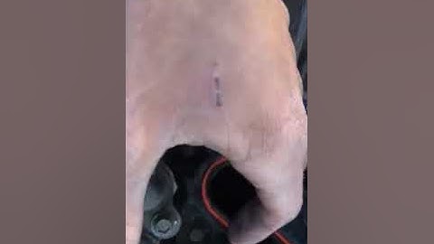 Dodge/Chrysler 2.7 L spark plug replacement and intake manifold removal.