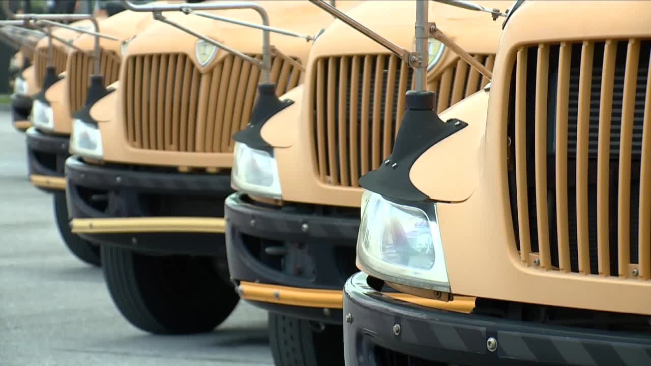School District of Palm Beach County pushes to hire more bus drivers