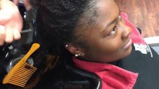 Straigtening My Natural Hair (Dominican salon)