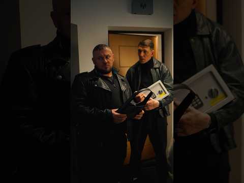 ❌Вежливые грабители ворвались в дом. А вы бы пустили их?) #kino