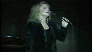 Video thumbnail of "JUDY COLLINS - "Both Sides Now" Jan. 1991 LIVE in Boston"
