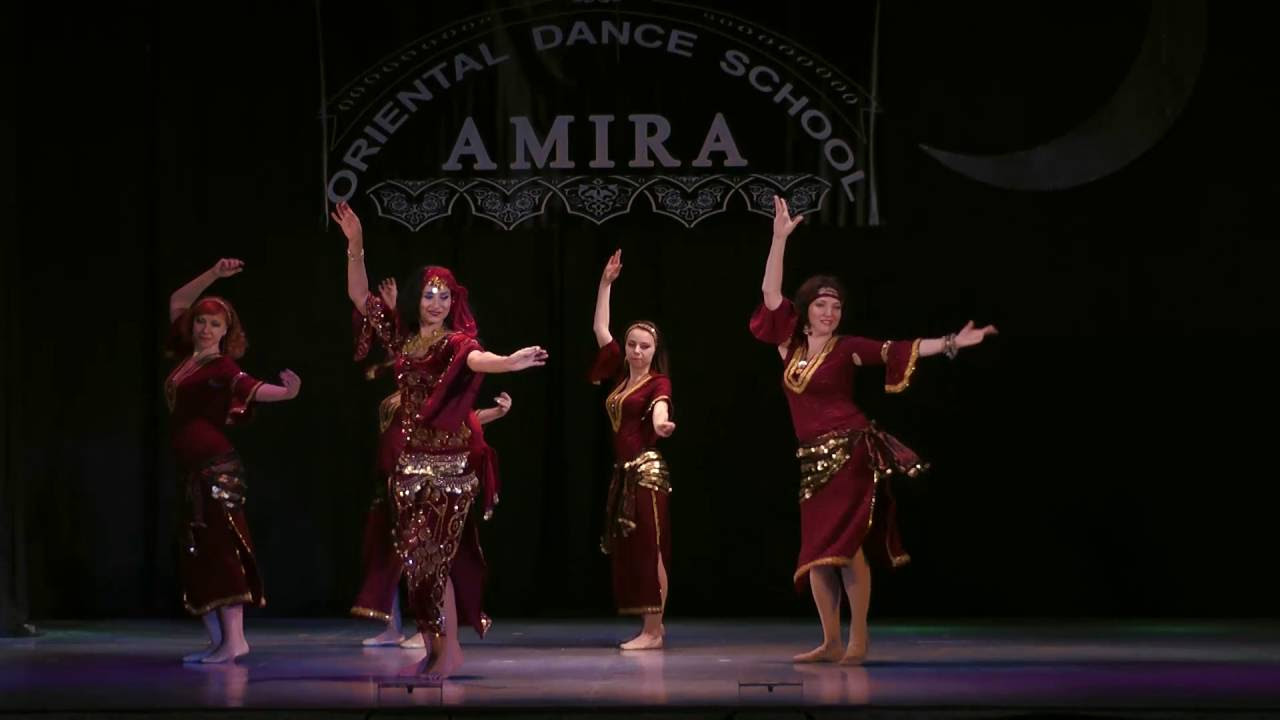 Belly  dance by Oksana Makarenko with her students "Fakerni" by Haifa Wehbe