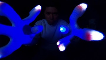 Squeens throwing a Whip-centric Glove Lightshow with the Lunar Set