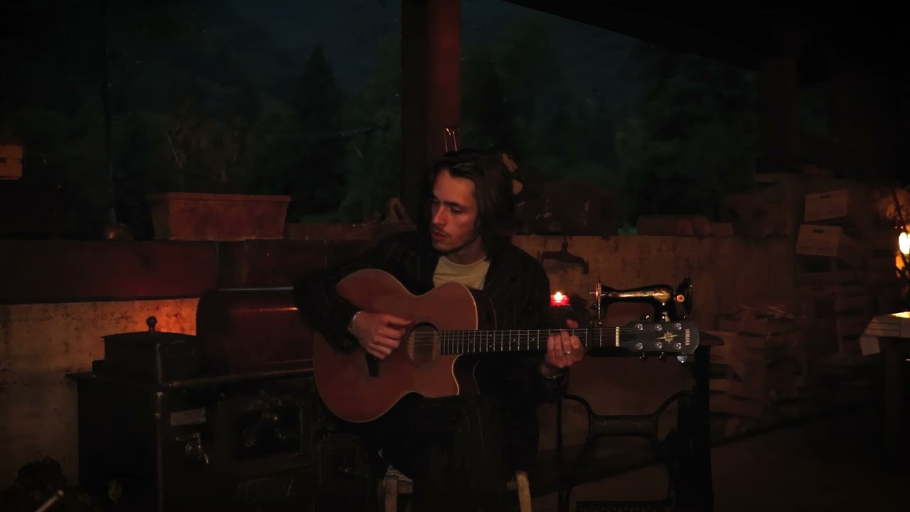 Iskander Moens - "Beauty Of It All (Hipsteria Project Secret Show)"