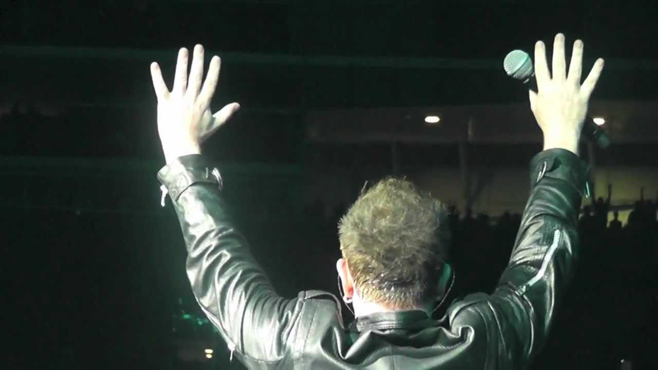 U2 Chicago Soldier Field, Beautiful Day, 5 July 2011 from inside the claw