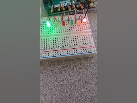 Arduino traffic light led pattern - YouTube