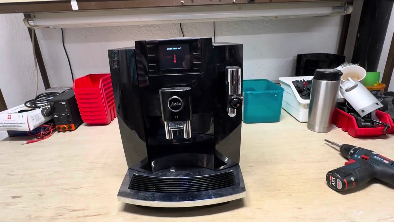 Und nochmal eine Jura E8 - heute mal mit „Error 5“ und Wasser in der Auffangschale #74 🪛