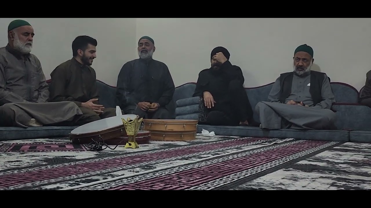 المداح عبدالباسط وعبدالرحمن الجميلي في منزل الشيخ مصطفى العثمان