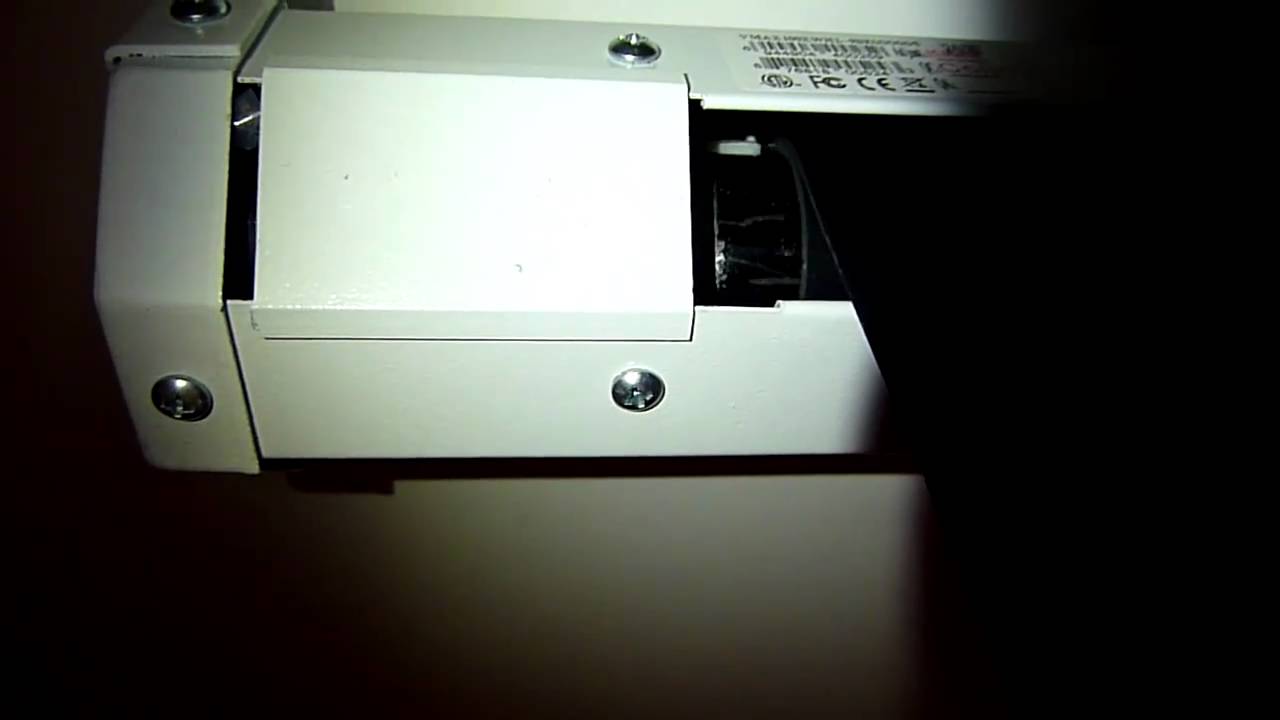 Elite Screens VMAX2 100" Brand new - FAULTY !!