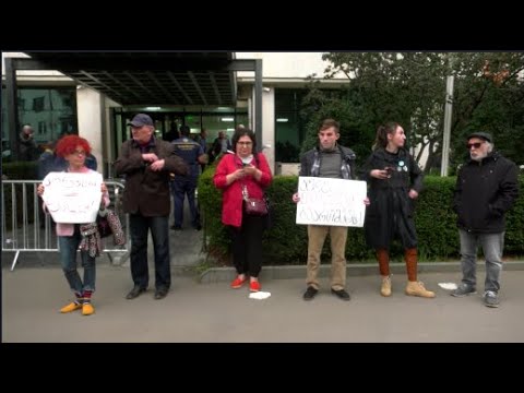 არა სიკვდილით სავსე ქალაქს! - ვაკის პარკში მომხარ ტრაგედიასთან დაკავშირებით მერიასთან აქცია გაიმართა