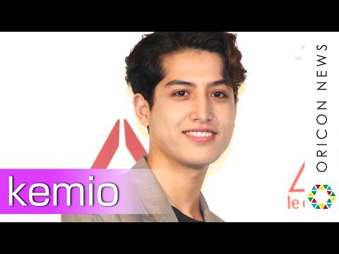 kemio、授賞式でトロフィー贈呈「パン食い競走以来です」 スニーカーベストドレッサー賞2019 授賞式