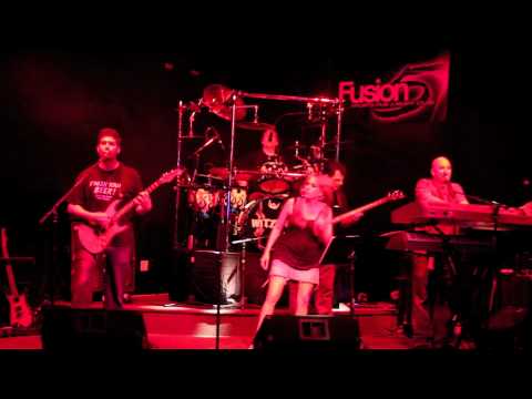 Witzend Proud Mary Fusion5 w/ Melanie