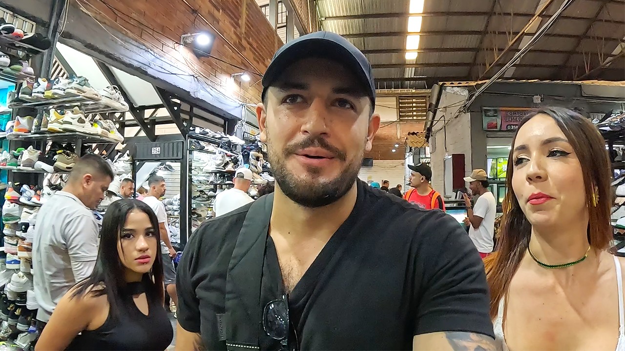 Meeting Medellin Girl in El Centro 🇨🇴