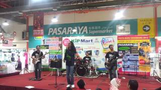 Video thumbnail of "mael xpdc semangat yang hilang live kipmart"