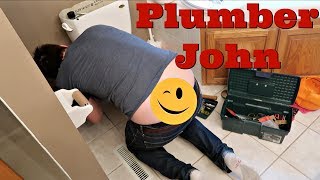 I SEE YOUR PLUMBERS CRACK! - Pranksters in Love Vlog