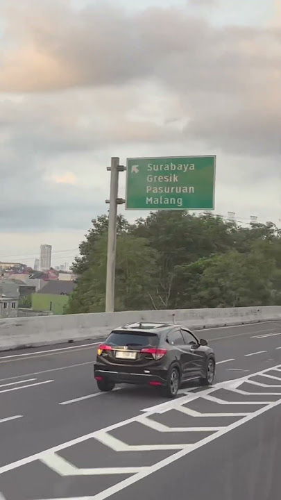 SORE HARI DI TOL WARU SURABAYA