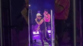 Jonas Brothers - The Tour - Columbia - Don't Throw It Away