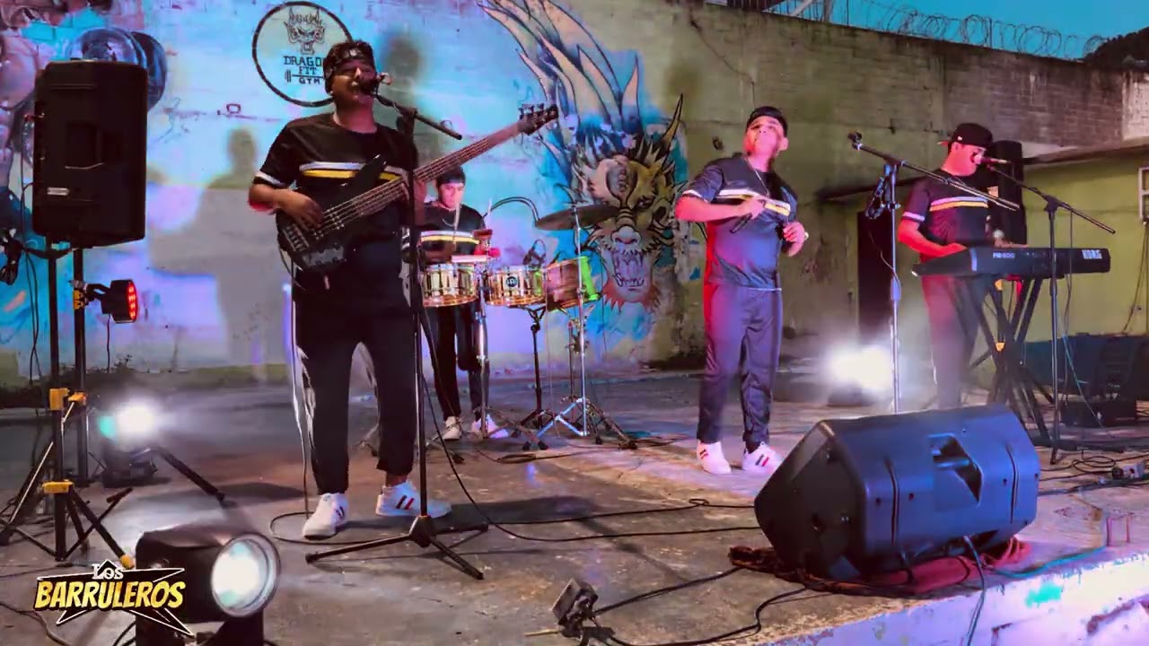 Popurri 17 años en vivo ! Los Barruleros