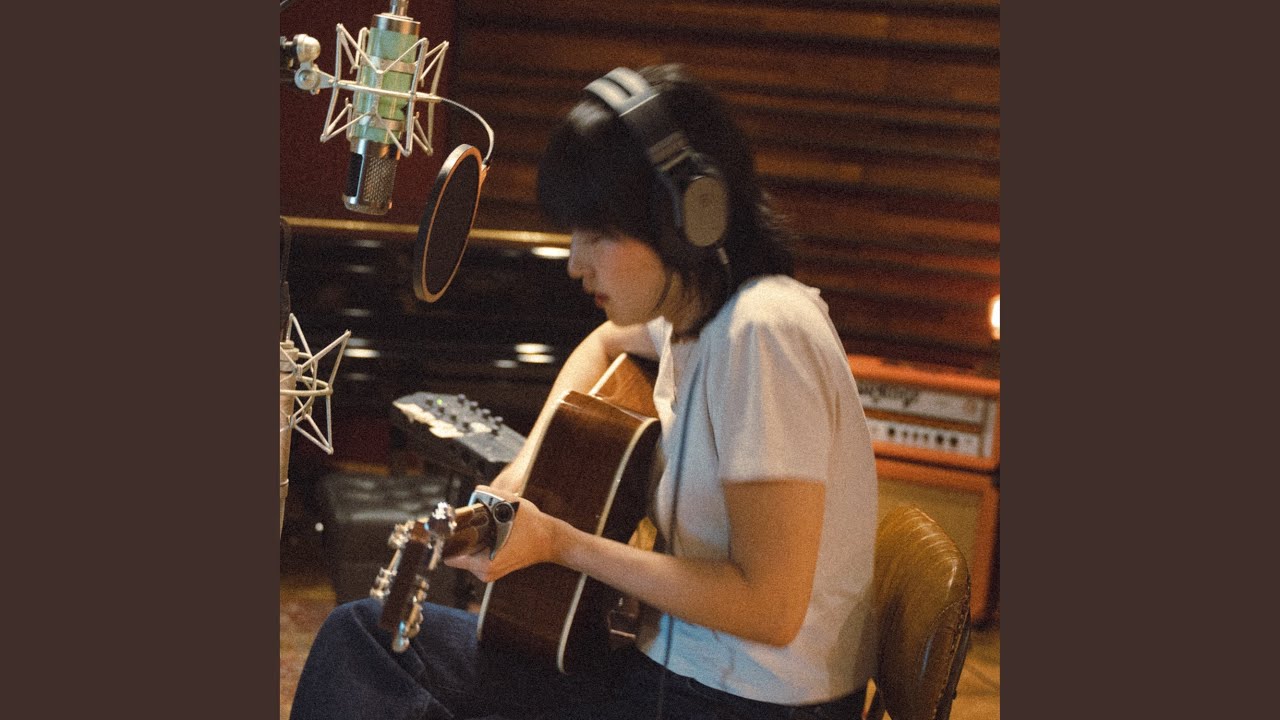 Mira Blue (Acoustic Live Ver.) en YouTube Mira Blue (Acoustic Live Ver.) en YouTube
