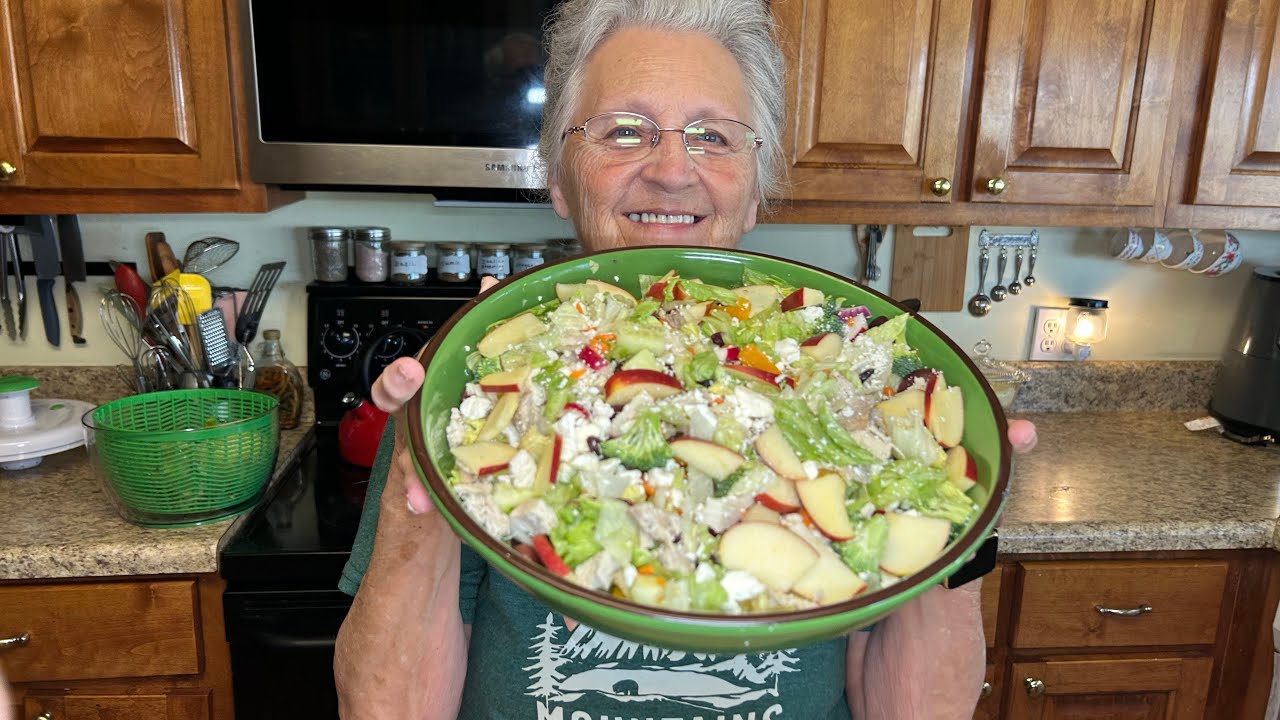 Средиземноморский весенний салат