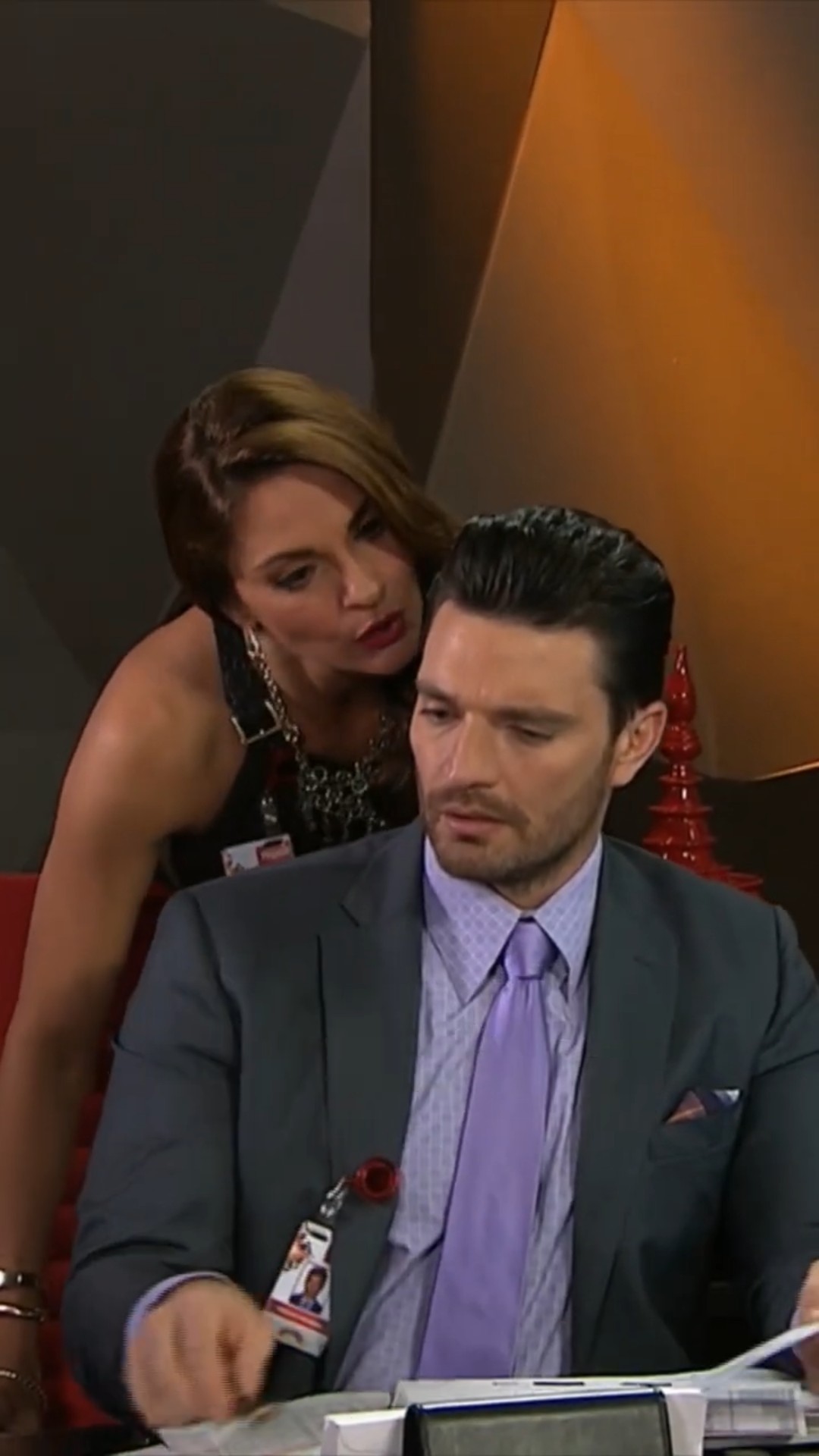 Mi amix y yo víboreando en la oficina ? #hastaelfindelmundo #tlnovelas