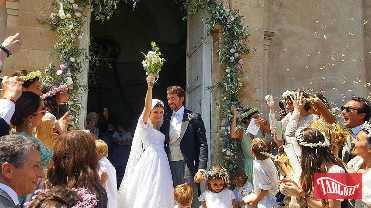 Dai Casiraghi ai Ligresti, l'alta società al matrimonio di Lucilla  Bonaccorsi e Filippo Richeri - YouTube