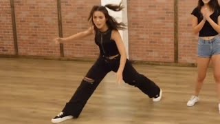 Andrea Botez Does The Splits