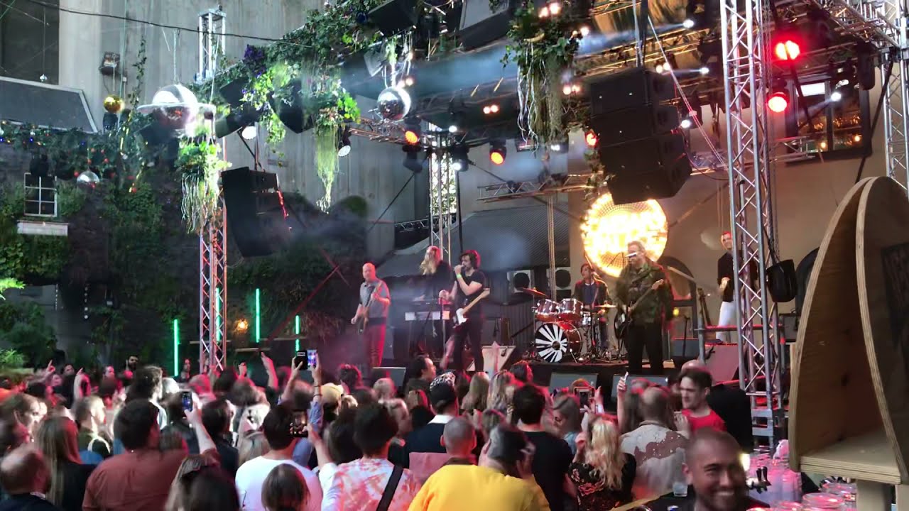 Caesars - Jerk It Out (Live @ Trädgården, Stockholm 2019)