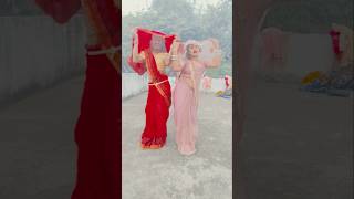 चार दिन बाद उनकी शादी हो गई।