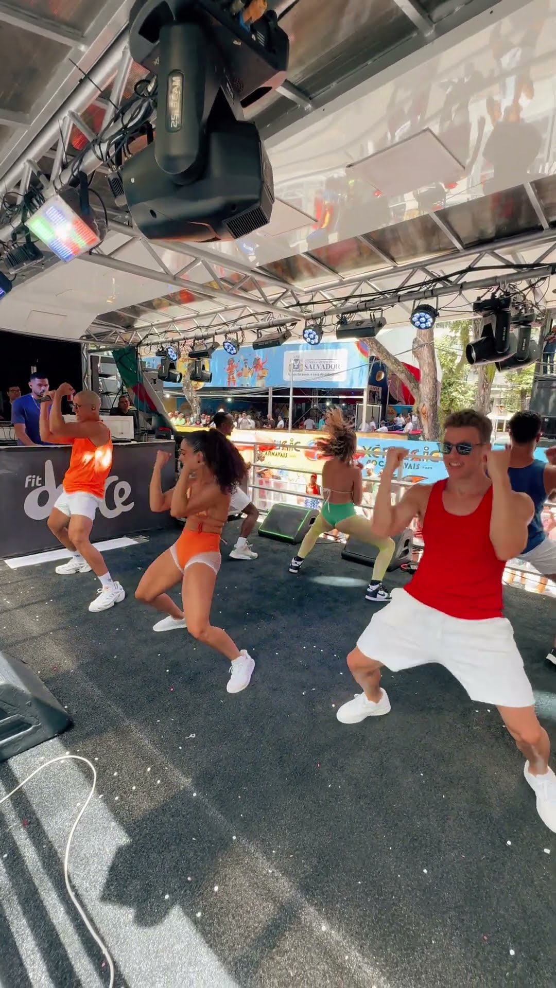 SAI DE BAIXO QUE LÁ VEM O BONDE! ??☀️ELES ENTREGARAM TUDO NO PRANCHÃO FITDANCE ✨