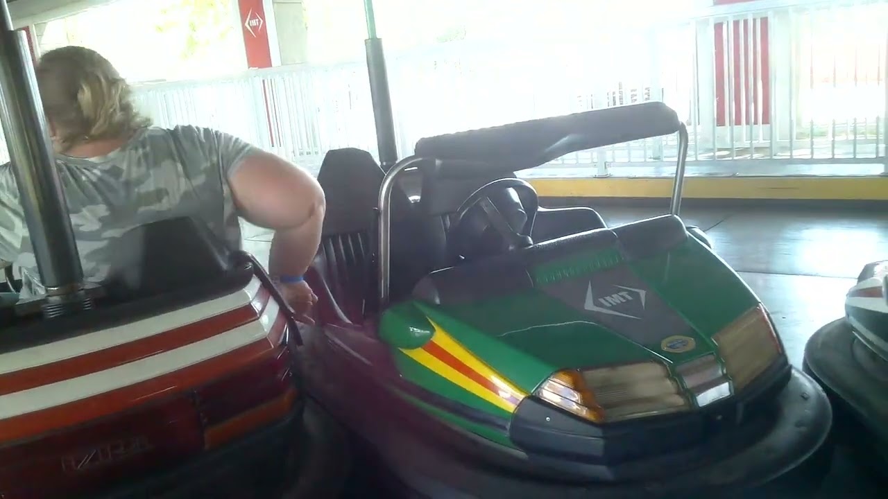 Driving The Bumper Cars Adventureland Altoona, Iowa YouTube