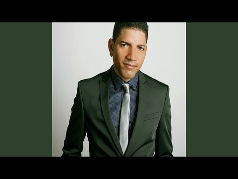 Putar Amantes Inocentes - El Varon de la bachata