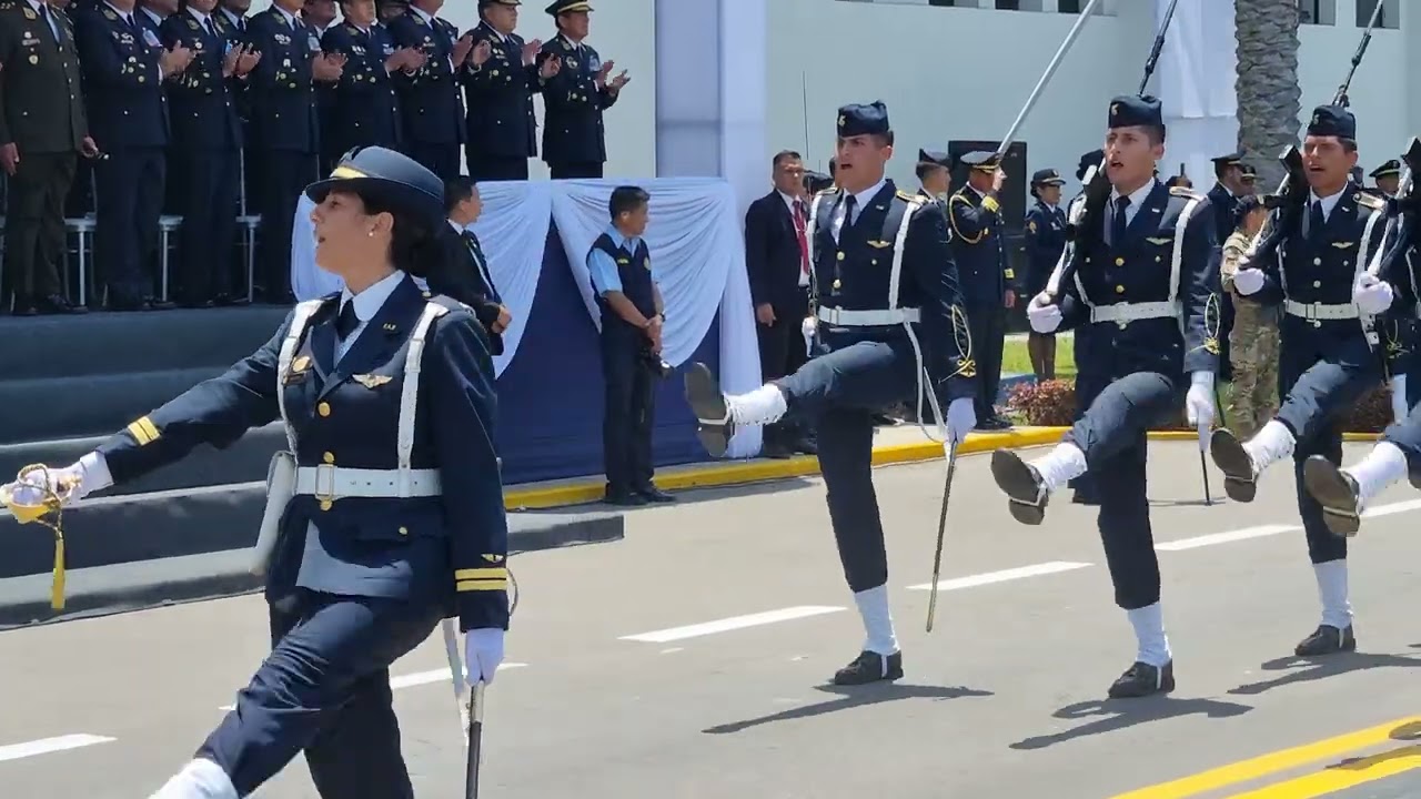 Desfile de los nuevos Alféreces y cadetes EOFAP
