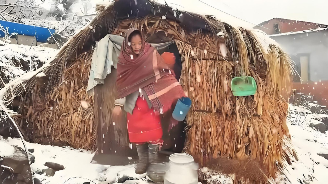 中国最神秘的部落你听过吗？被雪山包围隔绝百年竟家家藏银元宝，有何秘密？