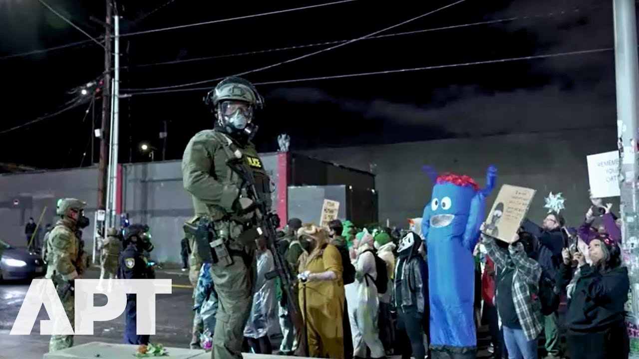 Марш талисманов Портленда: протестующие превращают «зону военных действий» ICE в зрелище | APT