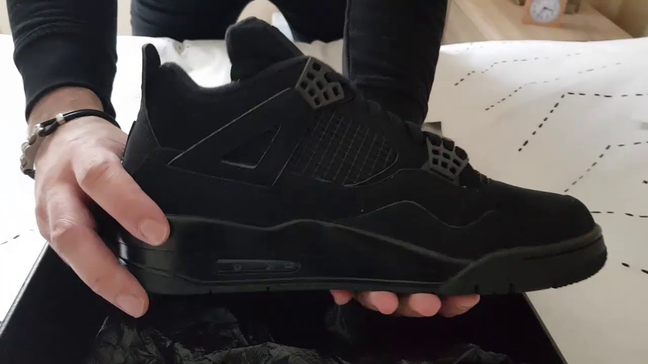 black jordans 4