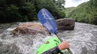 Ocoee - Challenge Move: Eddy between the rocks before Accelerator