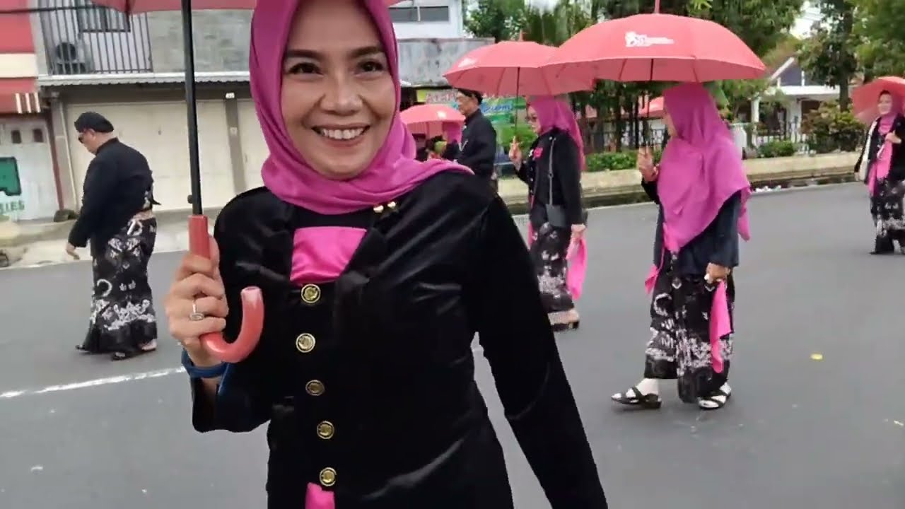 RISKI VIDEO SHOTING sedang live sekarang!