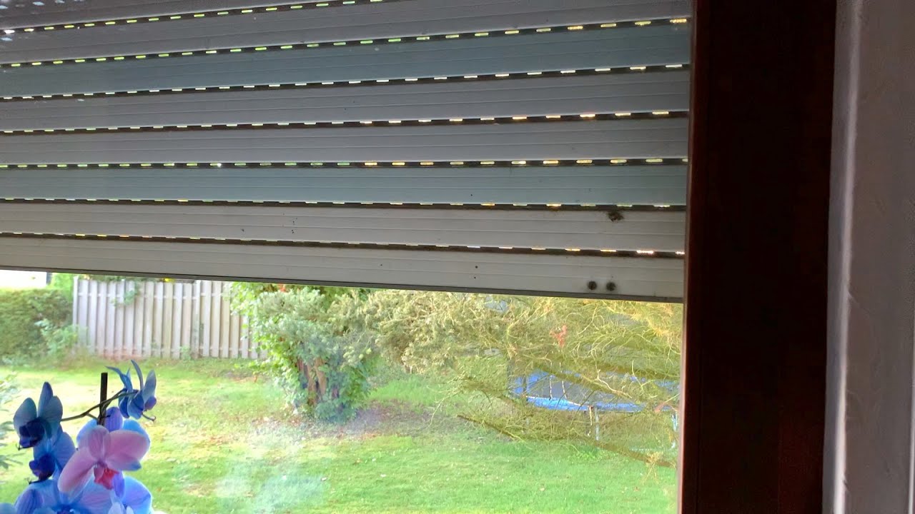 Звук оконного роллета || Открывание и закрывание рольставни - YouTube