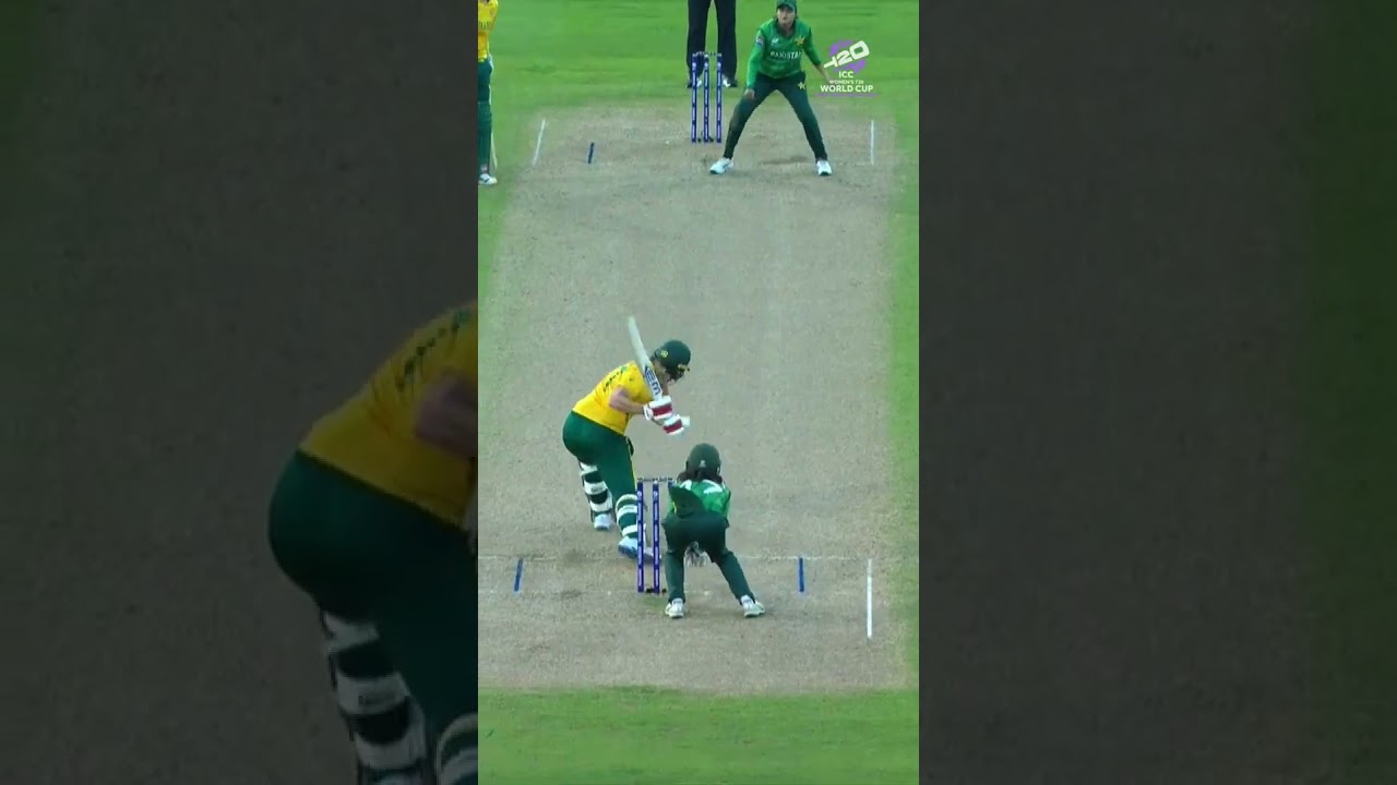 Annerie Dercksen goes big as the Proteas look comfortable in the chase 💥