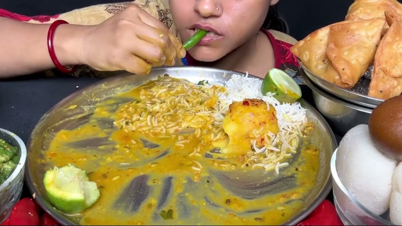 Simple Dal Chawal with Aloo Bhorta, Bhindi Masala & Samosa | Sweet Rasgulla & Gulab Jamun | Mukbang