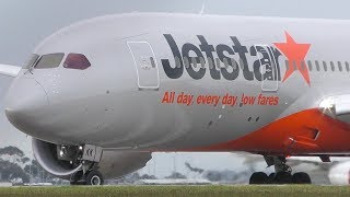 Jetstar 787-8 DREAMLINER Takeoff at Melbourne Airport