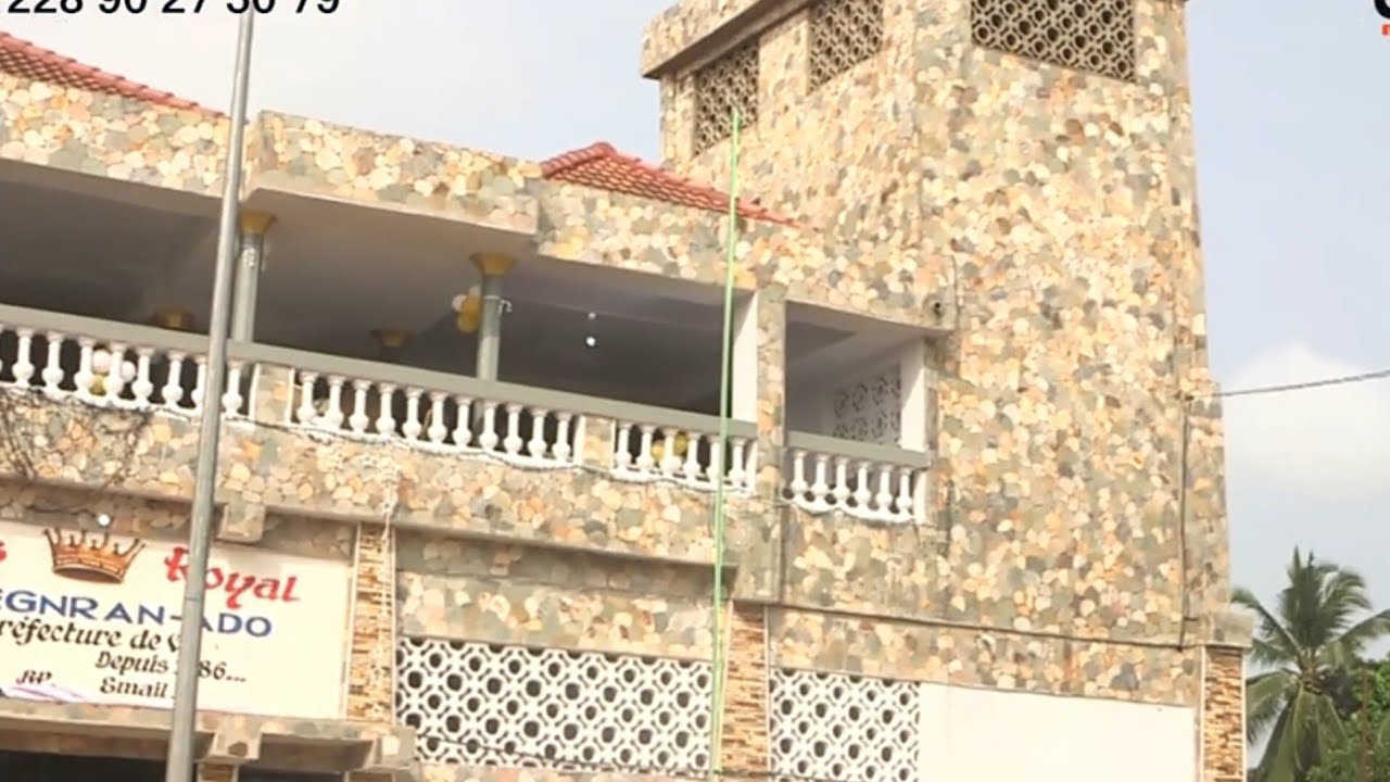 VO - CANTON DE DZREKPO : L'inauguration du palais royal ''AMEGNRAN ADO ''  , luxe et splendeur