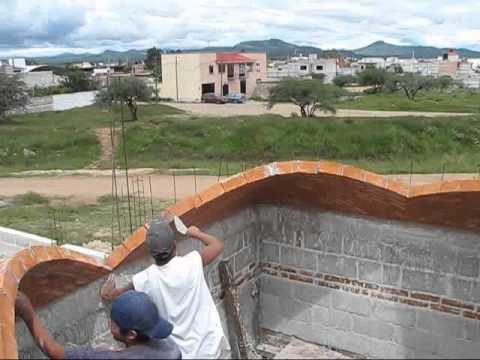 Vídeo: Em um teto abobadado?