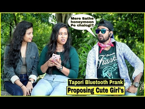 tapori-bluetooth-prank---proposing-cute-girl's|-epic-reactions|-pranks-in-india|-by-tci